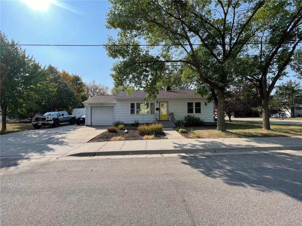 19 3rd Avenue NW Melrose MN 56352 6434393 image1