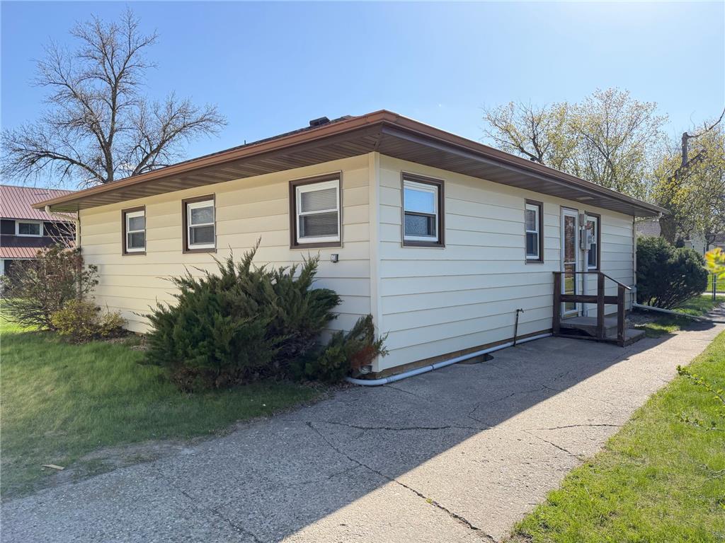 19 7th Avenue NE Elbow Lake MN 56531 7052511 image2