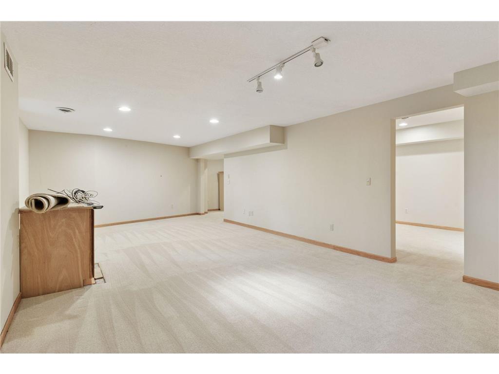 19 Meadow Lane Dellwood MN 55110 6807678 image49