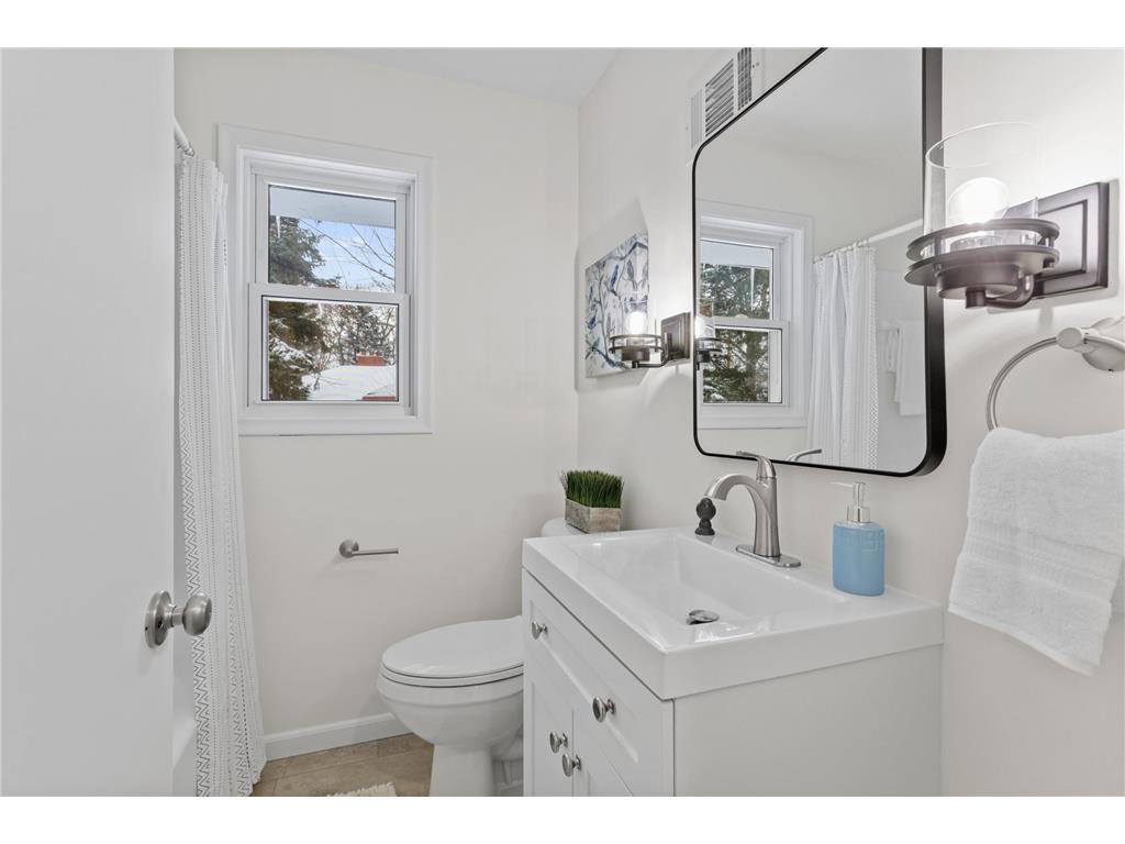 19 Mission Lane Bloomington MN 55420 7003293 image6