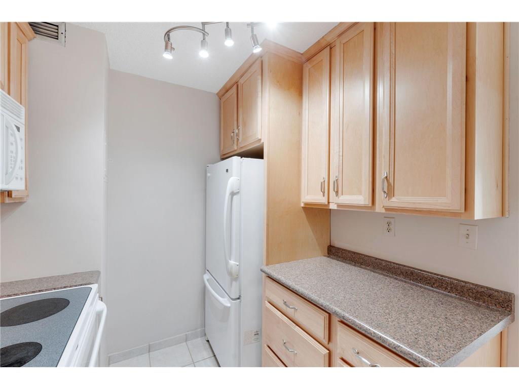 19 S 1st Street #B207 Minneapolis MN 55401 6699917 image7