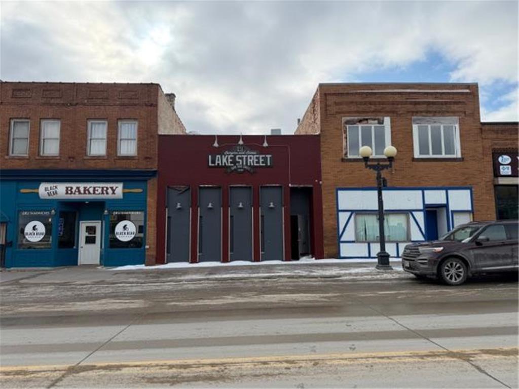 19 W Lake Street Chisholm MN 55719 7021943 image1