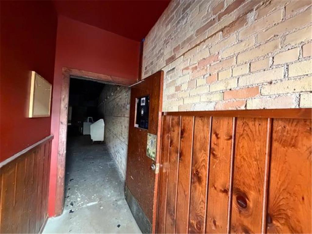 19 W Lake Street Chisholm MN 55719 7021943 image2