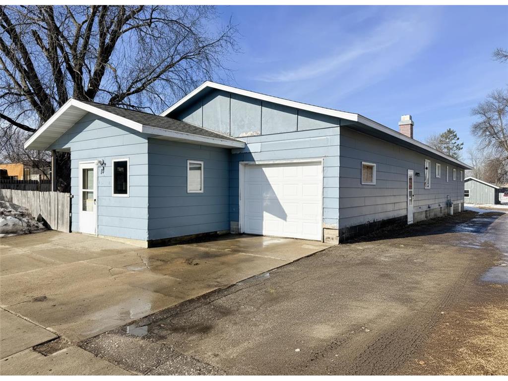 19 N Walker Avenue New York Mills MN 56567 7031270 image1