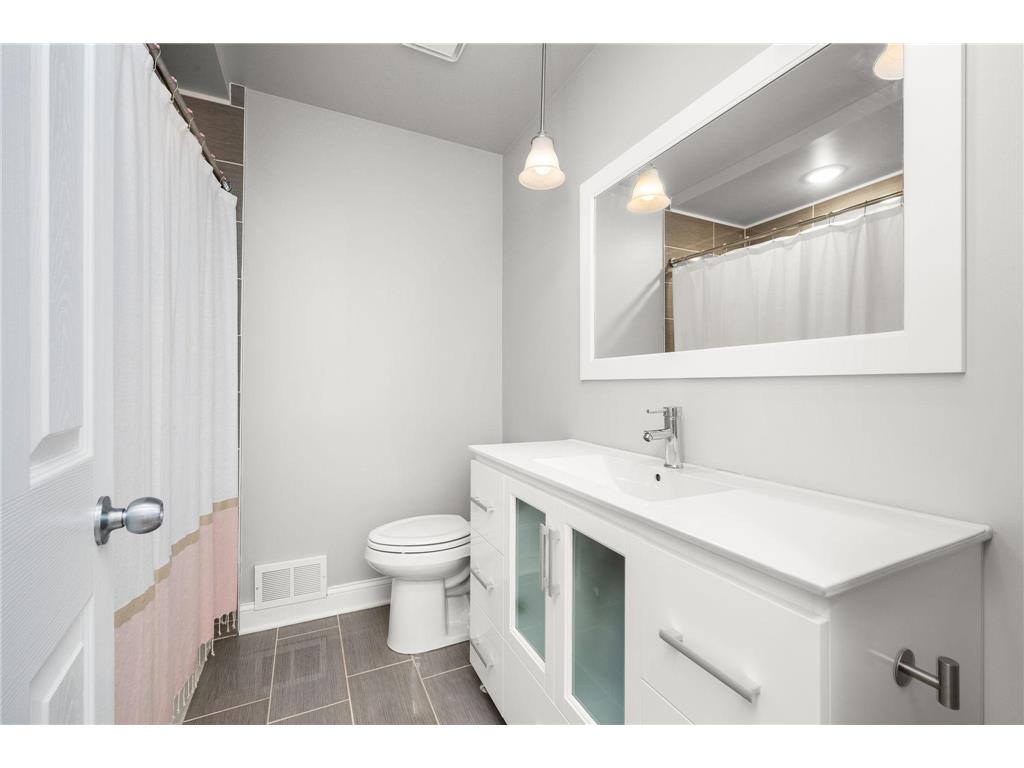 1900 Maryland Avenue N Golden Valley MN 55427 7054286 image18
