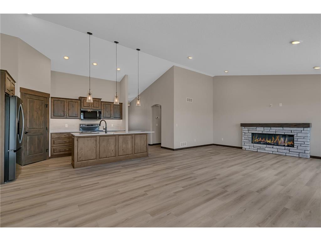 1900 Sandstone Loop S Sartell MN 56377 7000862 image9