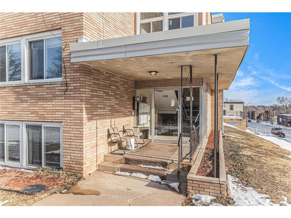 1900 Vincent Avenue N Minneapolis MN 55411 6813799 image2