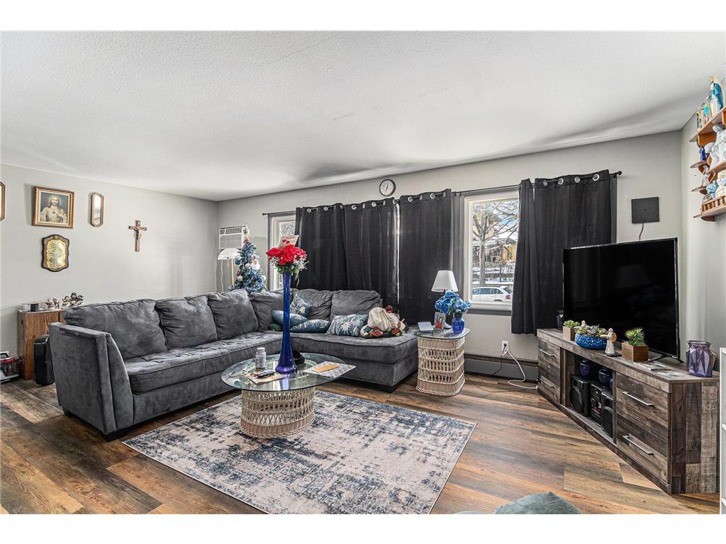 1900 Vincent Avenue N Minneapolis MN 55411 6813799 image9