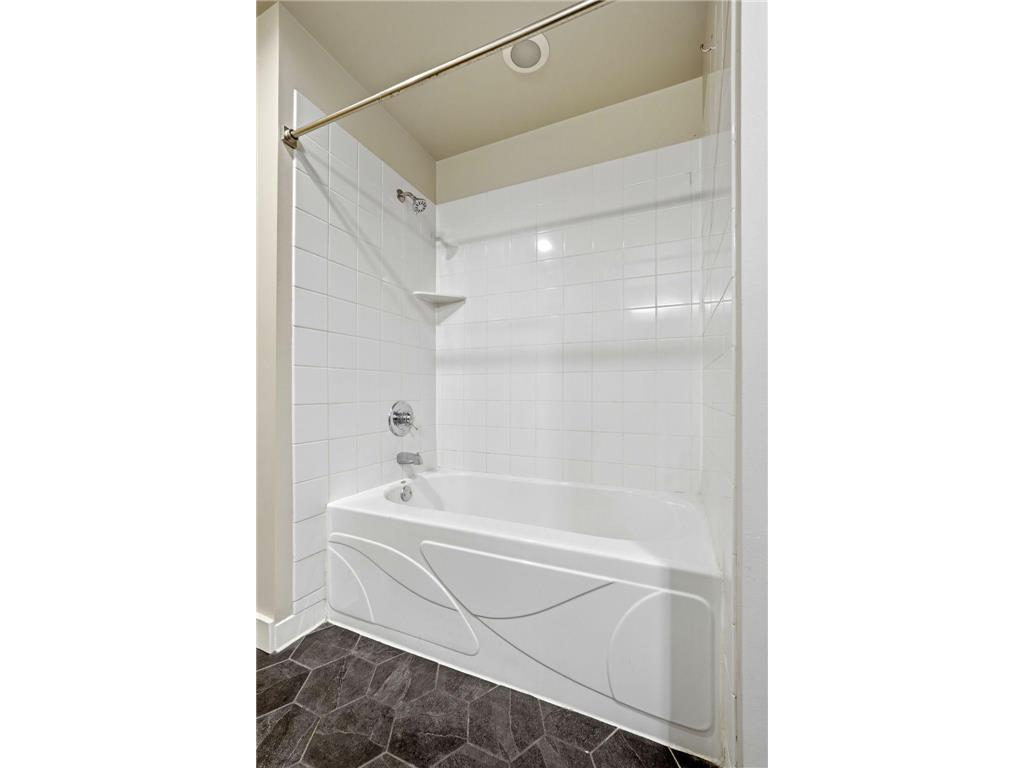 1901 E Hennepin Avenue #104 Minneapolis MN 55413 7113694 image14