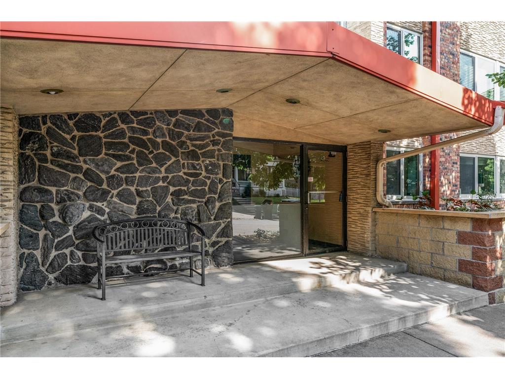 1901 Emerson Avenue S #303 Minneapolis MN 55403 7037321 image4