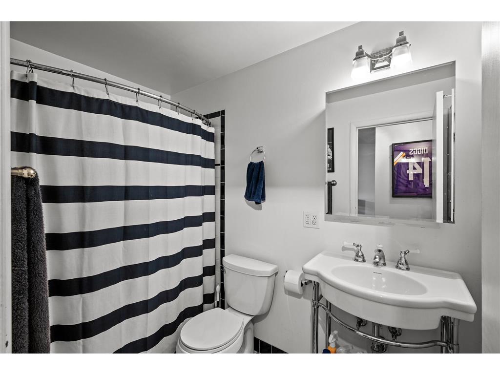 1901 Emerson Avenue S #303 Minneapolis MN 55403 7056860 image20