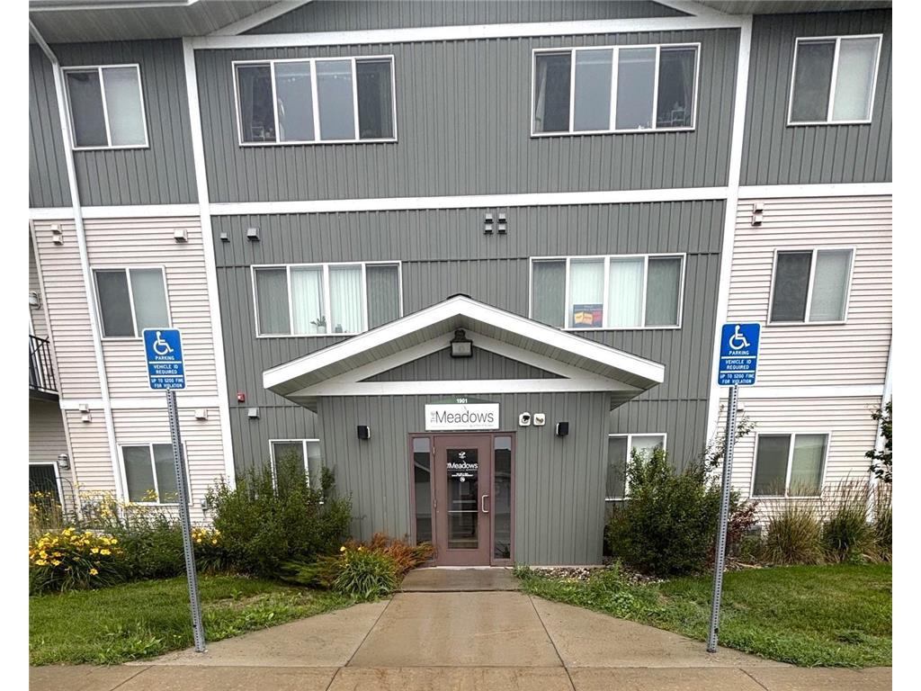 1901 Pirate Drive #113 Crookston MN 56716 6826407 image3