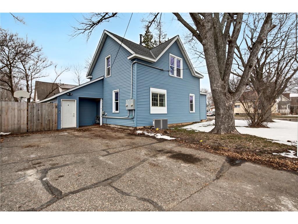 1902 3rd Street N Saint Cloud MN 56303 6511820 image1
