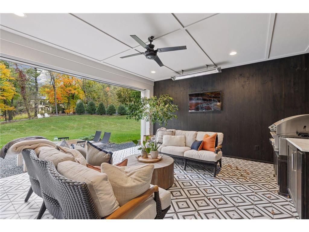 19020 Minnetonka Boulevard Deephaven MN 55391 6760566 image10