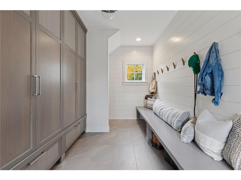 19020 Minnetonka Boulevard Deephaven MN 55391 6760566 image11