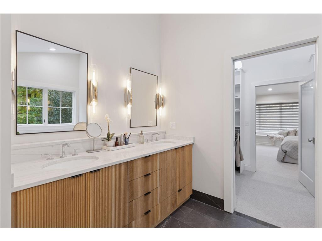 19020 Minnetonka Boulevard Deephaven MN 55391 6760566 image13