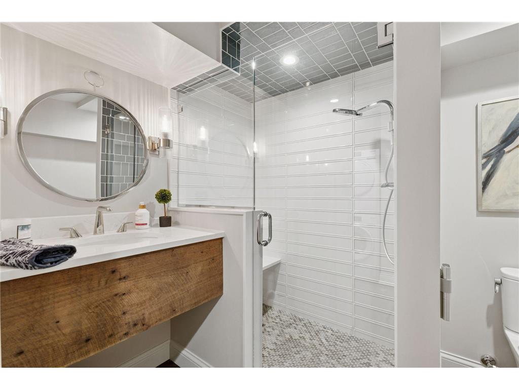 19020 Minnetonka Boulevard Deephaven MN 55391 6760566 image24