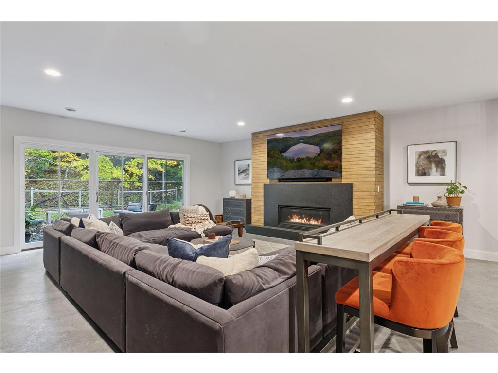 19020 Minnetonka Boulevard Deephaven MN 55391 6760566 image28