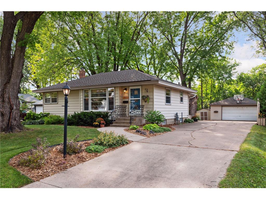 1903 Aglen Street, Roseville, MN, 55113 MLS 6431605 Edina Realty