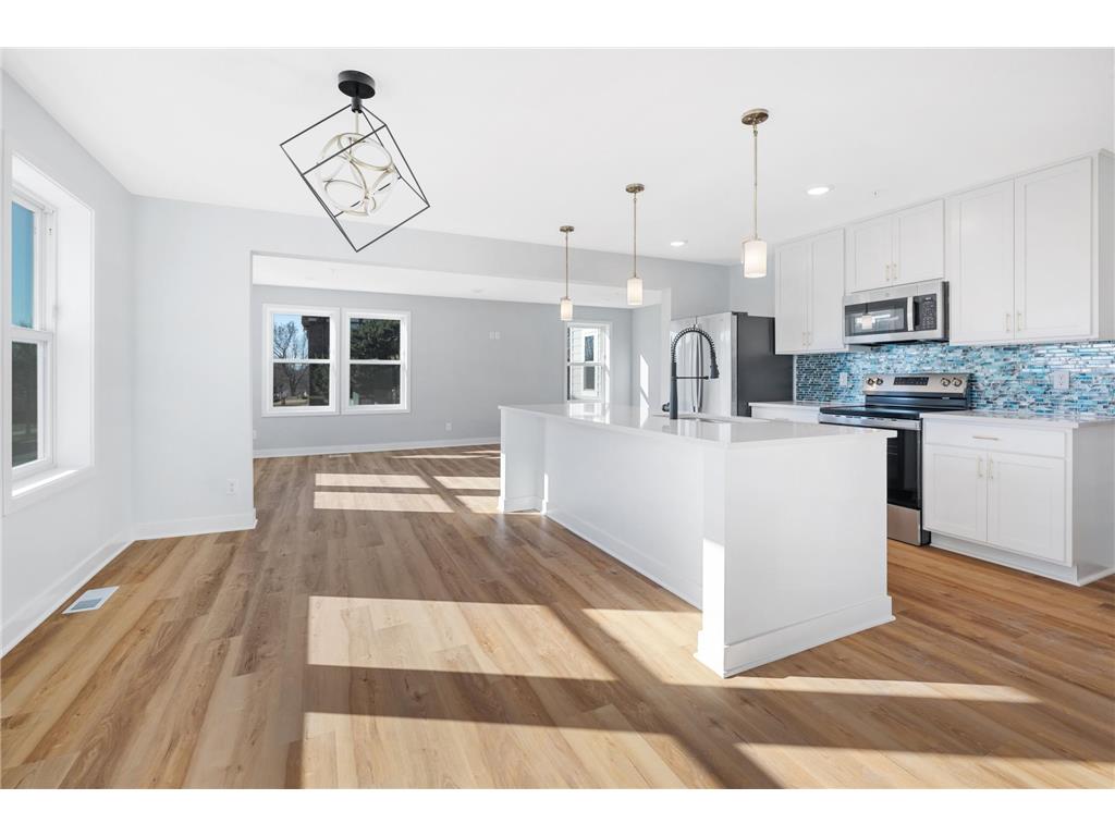 1903 Thomas Avenue N Minneapolis MN 55411 6688848 image1