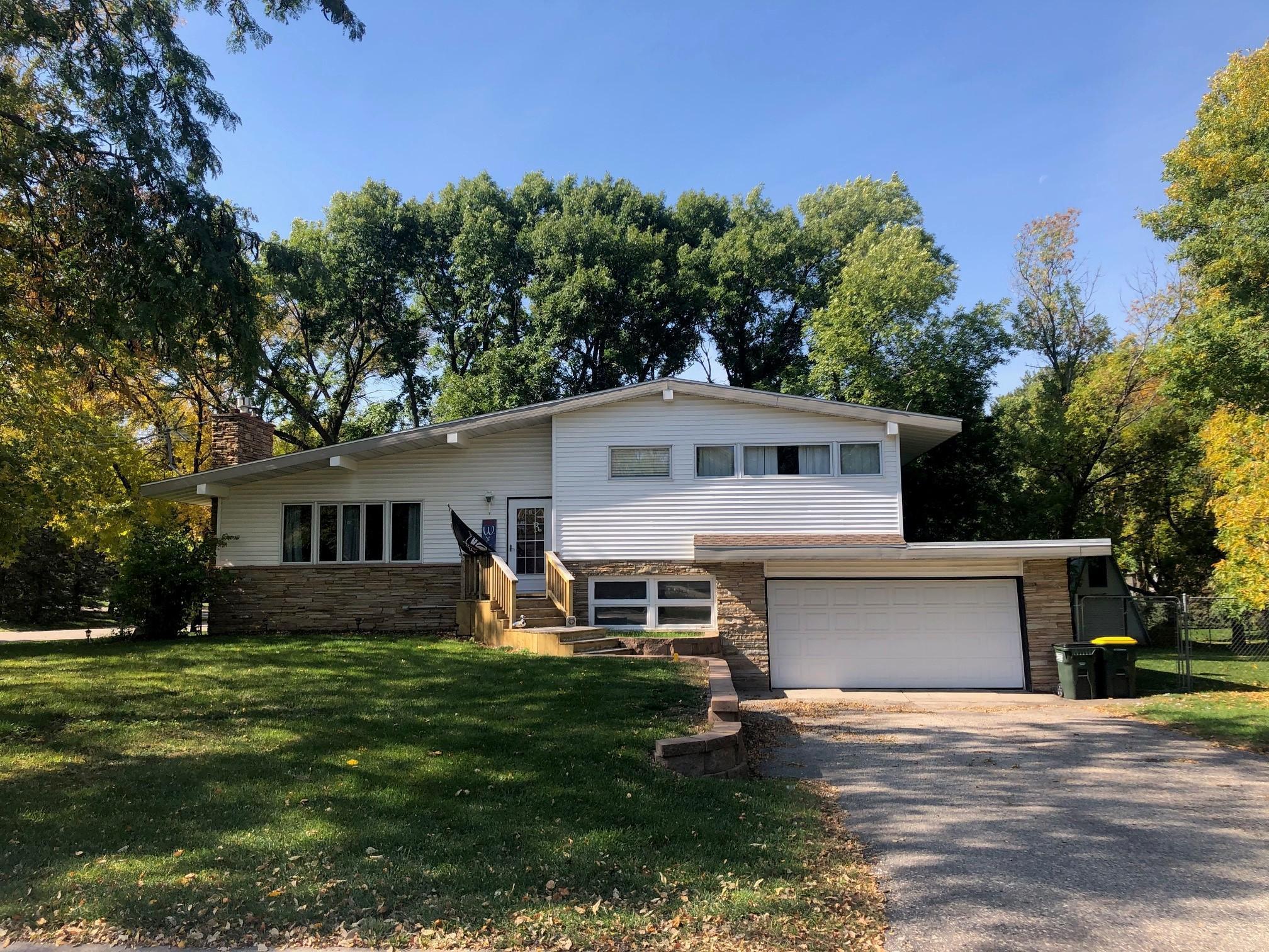 1904 24th Street SW Willmar MN 56201 6106785 image1