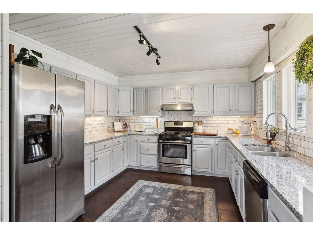 1904 Independence Avenue N Golden Valley MN 55427 6574074 image1