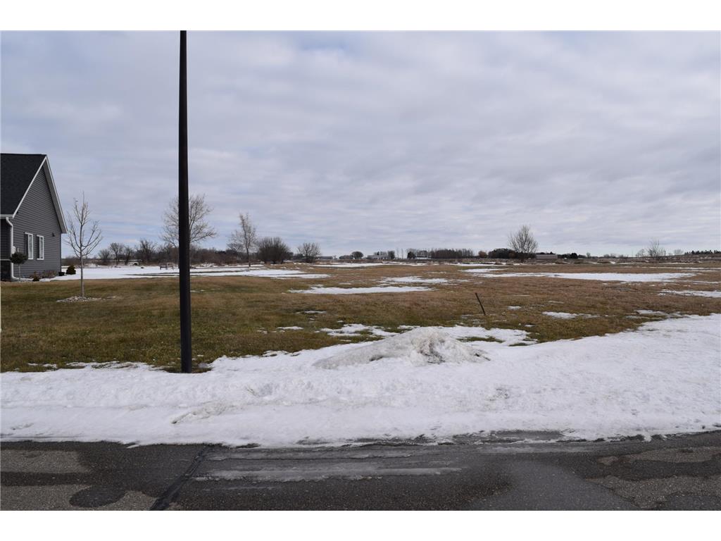 1904 Shady Lane NE Willmar MN 56201 7008441 image1