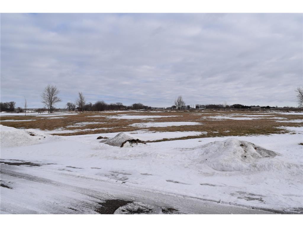 1904 Shady Lane NE Willmar MN 56201 7008441 image2