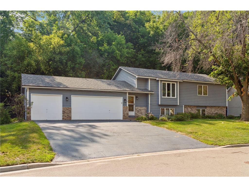 1905 Eagle Bluff Drive Burnsville MN 55337 6415662 image1