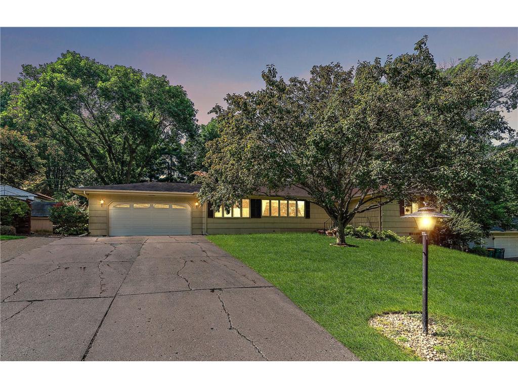 1905 W 140th Street Burnsville MN 55337 6772502 image1