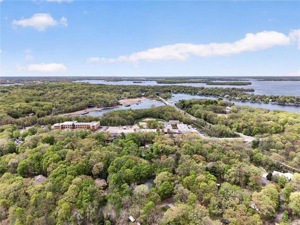 19055 Ridgewood Road Deephaven MN 55391 7034870 image92