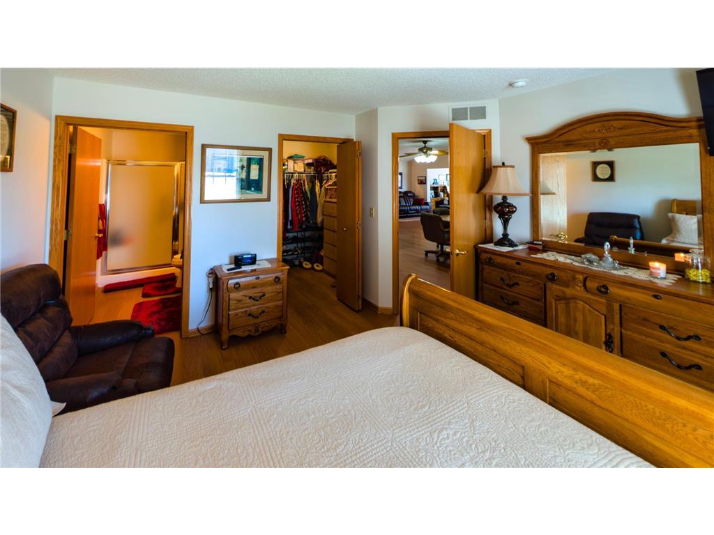 1906 Oak Tree Lane #B Austin MN 55912 7054215 image12