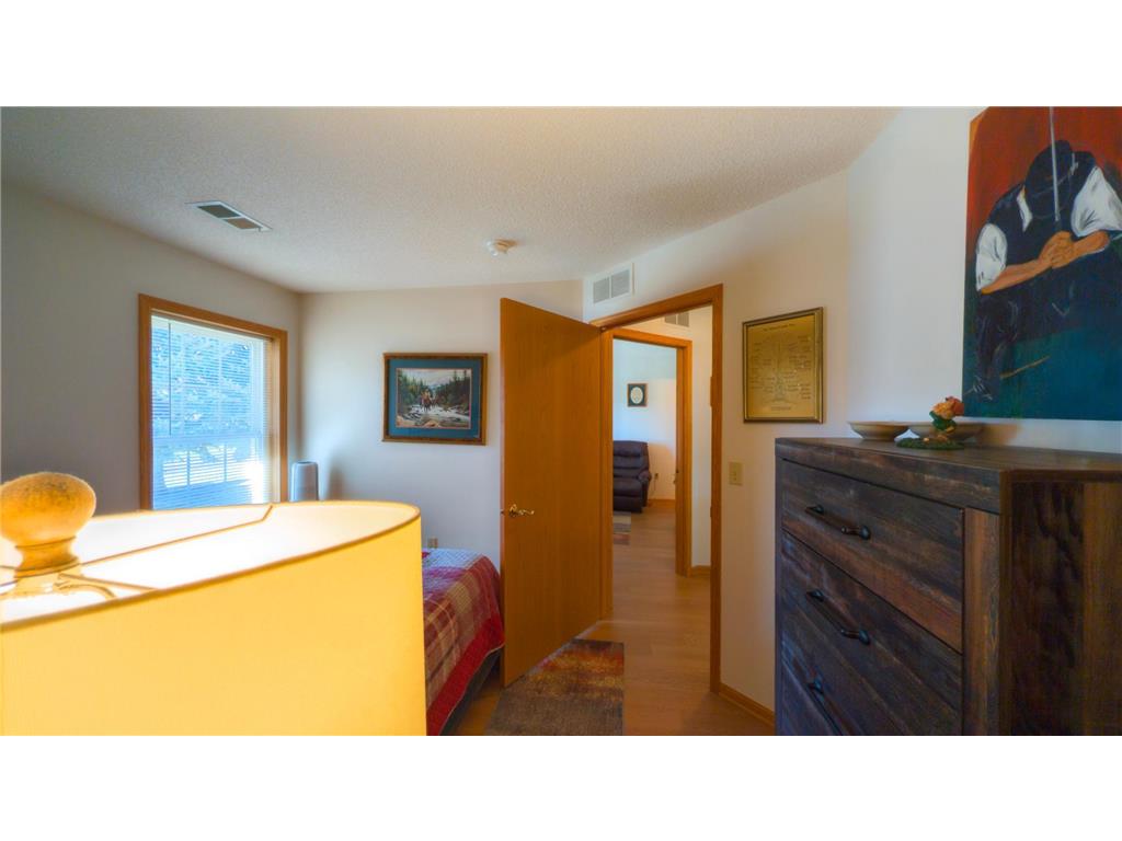 1906 Oak Tree Lane #B Austin MN 55912 7054215 image17