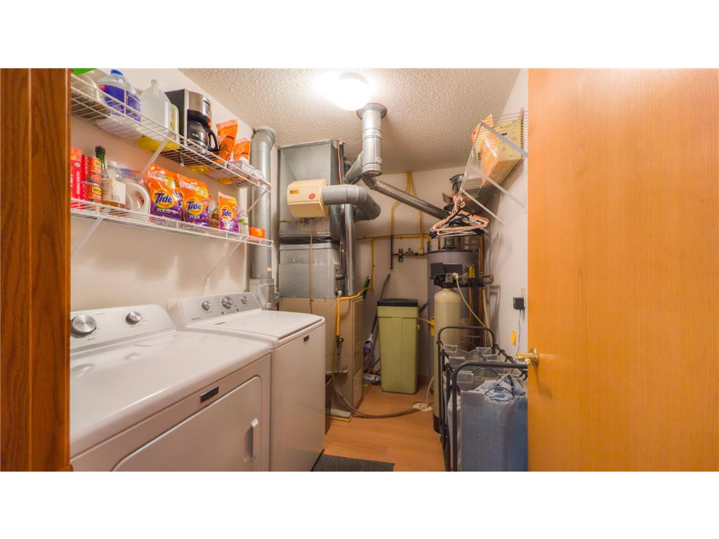 1906 Oak Tree Lane #B Austin MN 55912 7054215 image23