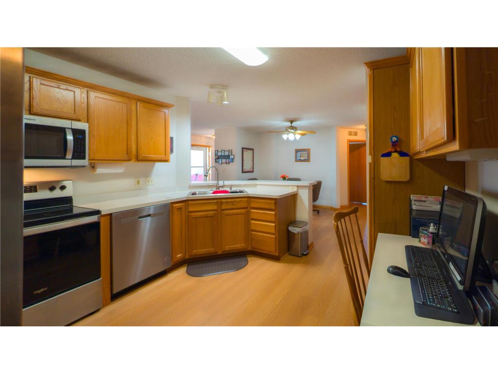 1906 Oak Tree Lane #B Austin MN 55912 7054215 image24