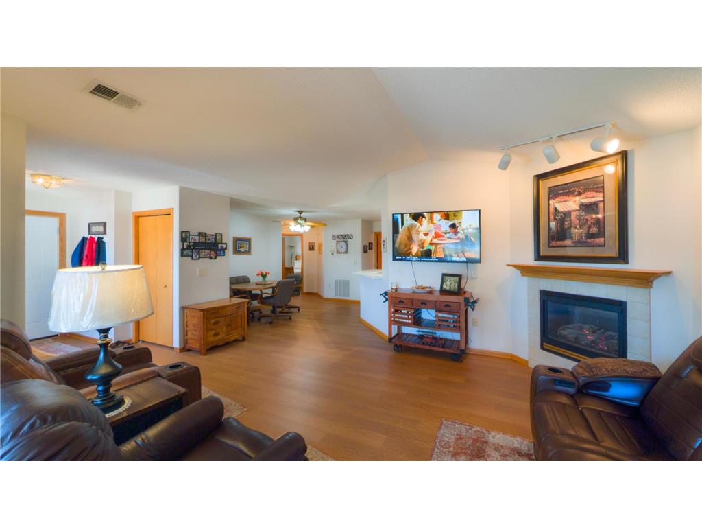 1906 Oak Tree Lane #B Austin MN 55912 7054215 image28