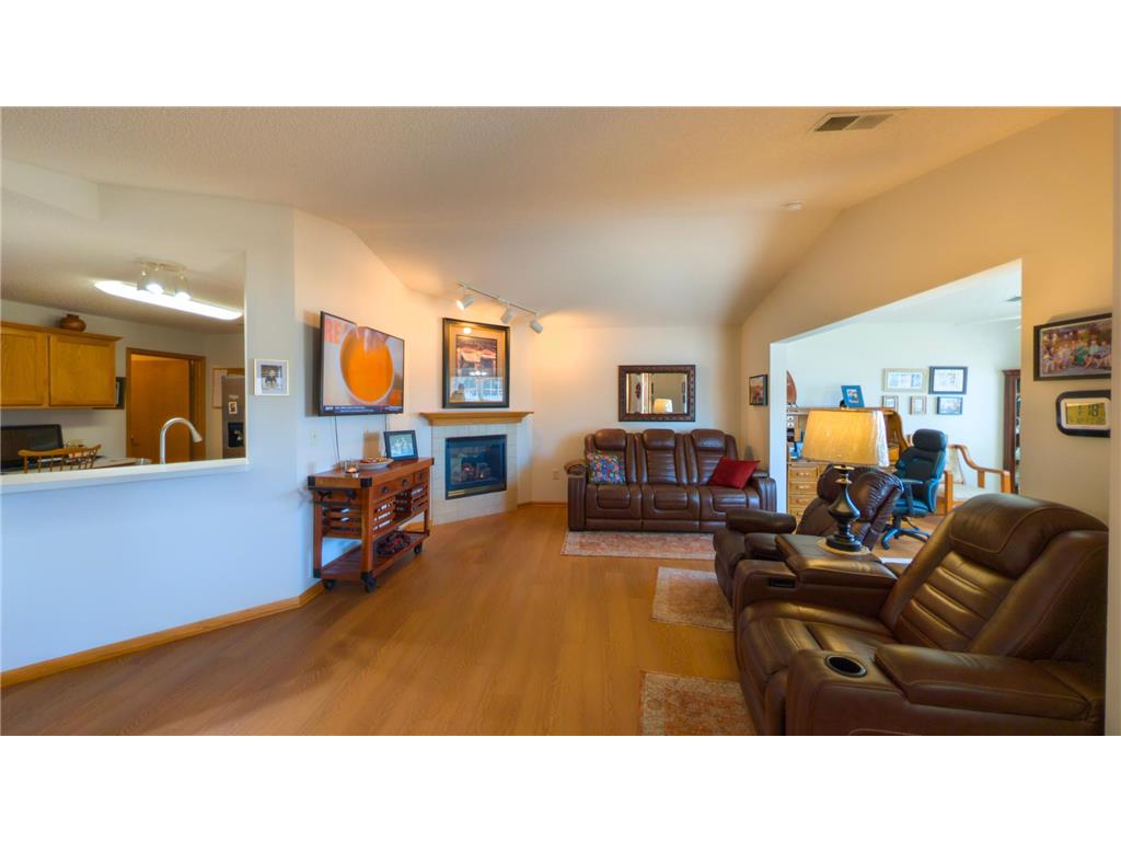 1906 Oak Tree Lane #B Austin MN 55912 7054215 image7