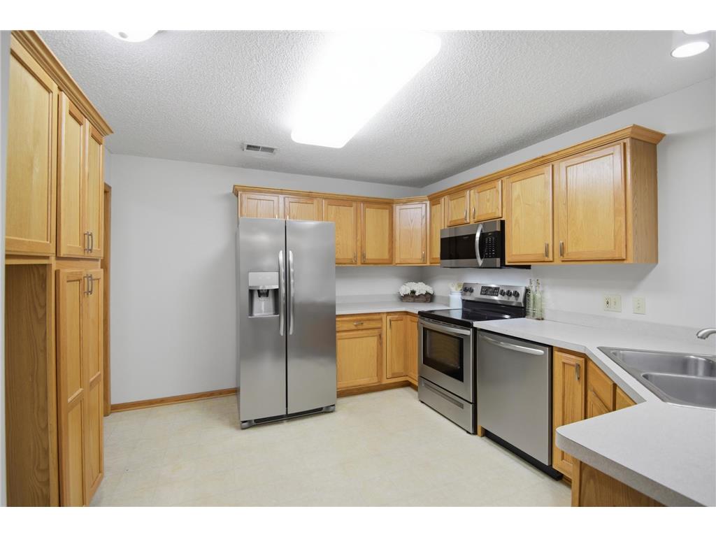 1906 Oak Tree Lane #D Austin MN 55912 7081139 image11