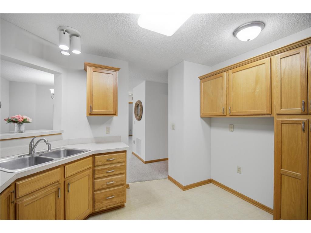 1906 Oak Tree Lane #D Austin MN 55912 7081139 image14