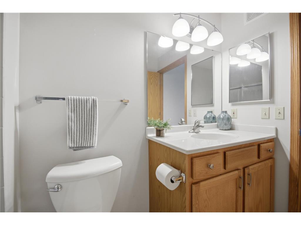 1906 Oak Tree Lane #D Austin MN 55912 7081139 image23