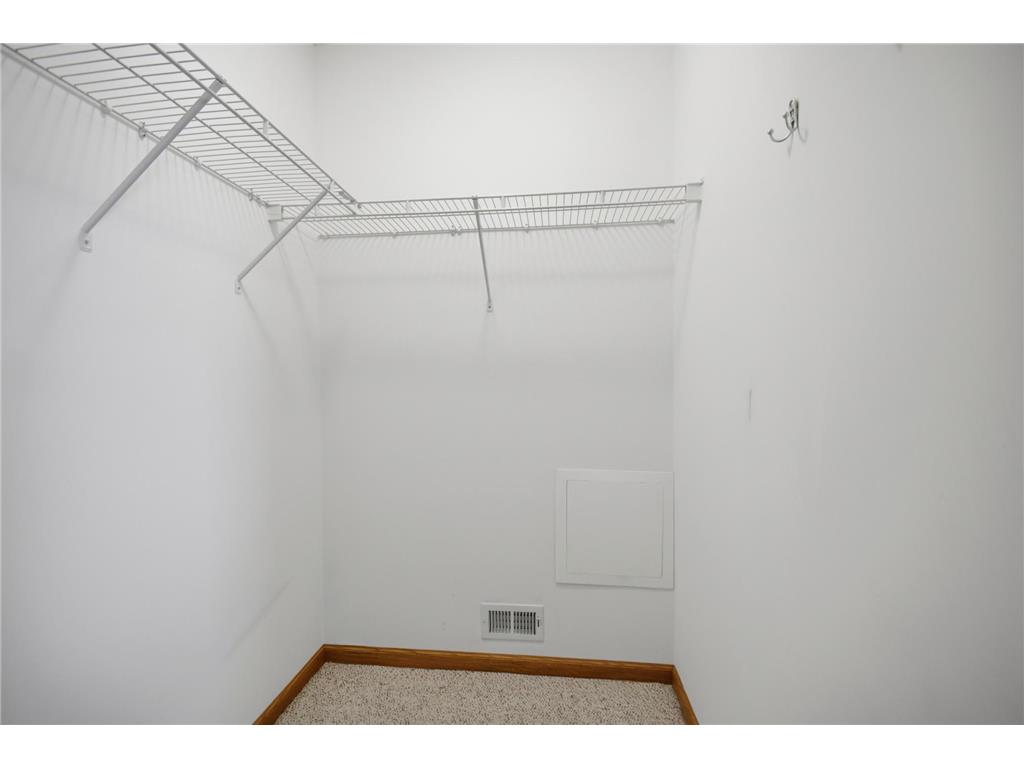 1906 Oak Tree Lane #D Austin MN 55912 7081139 image27