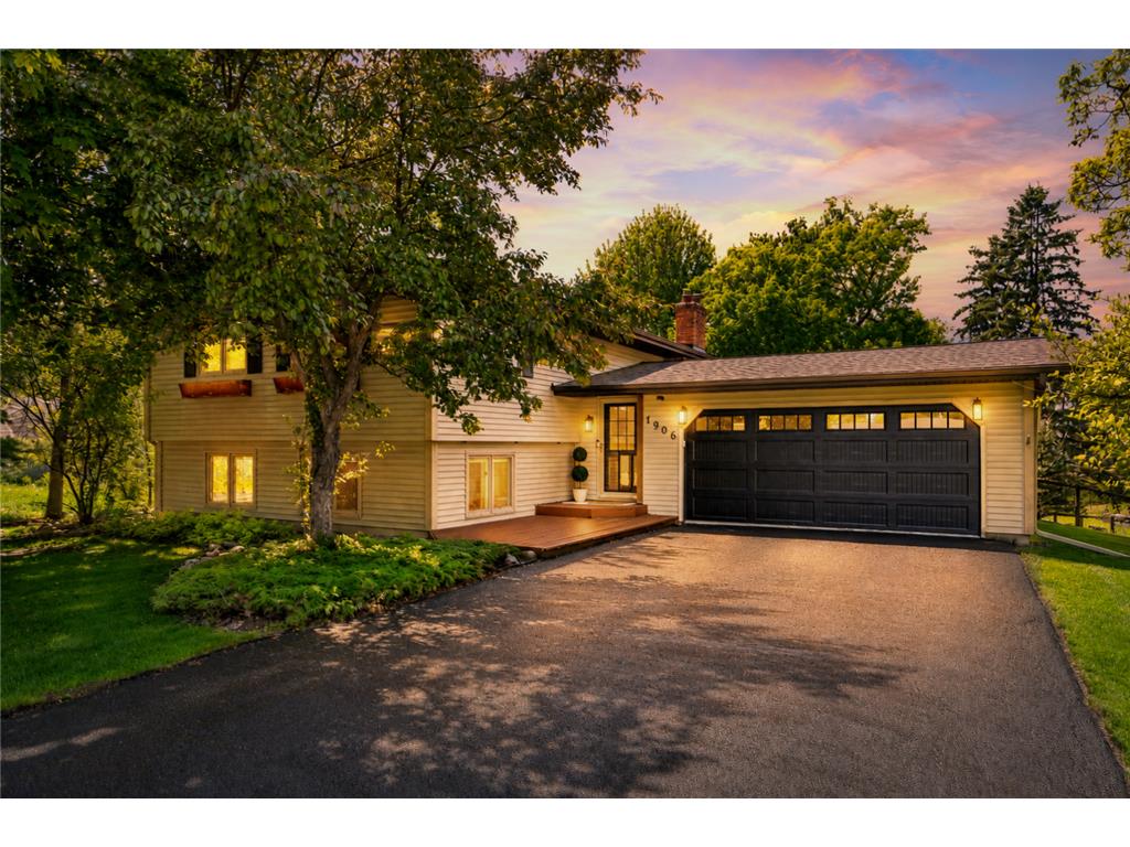 1906 Yorkshire Avenue S Minnetonka MN 55305 - Windsor 7063812 image1