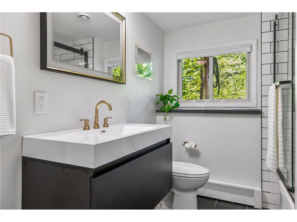 1906 Yorkshire Avenue S Minnetonka MN 55305 - Windsor 7063812 image29