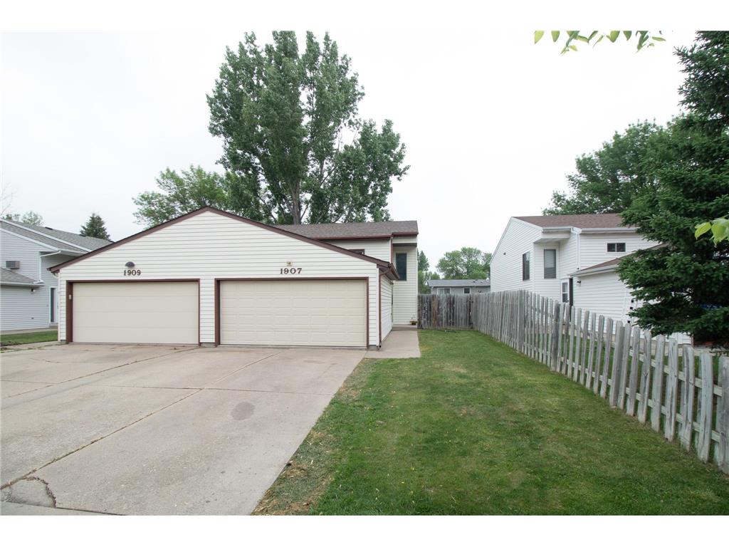 1907 29th Avenue S Fargo ND 58103 7083996 image1