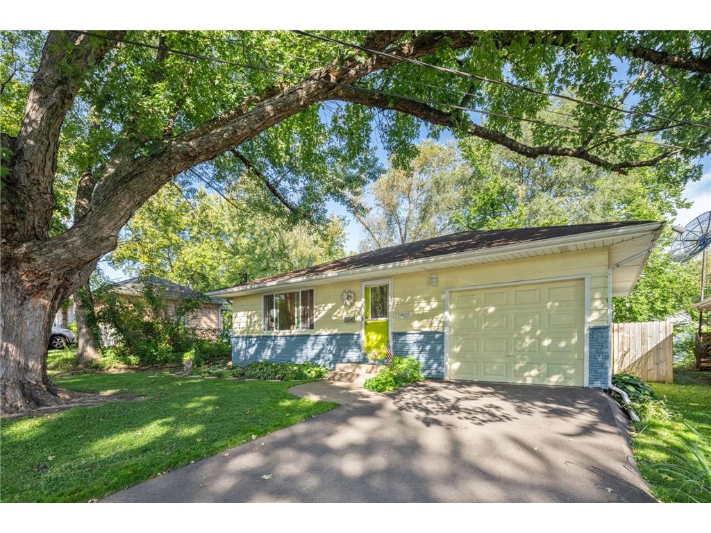 1907 42nd Avenue NE Columbia Heights MN 55421 6782294 image1