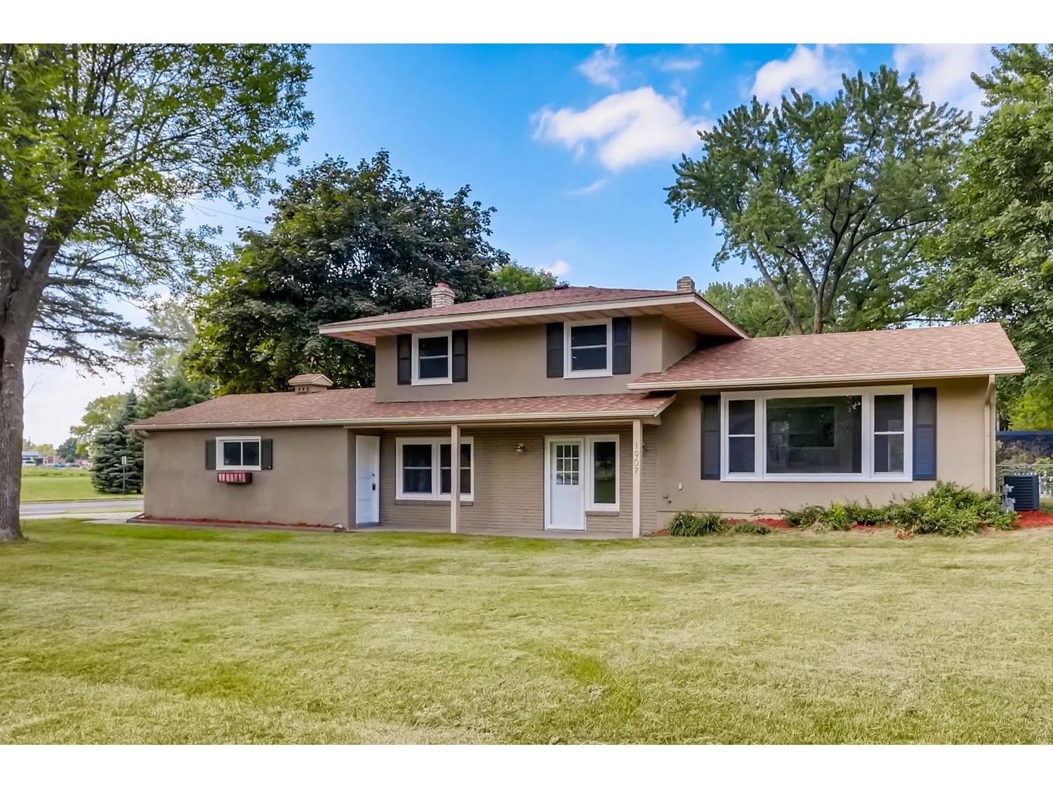 1907 Birch Street, White Bear Lake, MN 55110 | MLS: 5633582 | Edina Realty