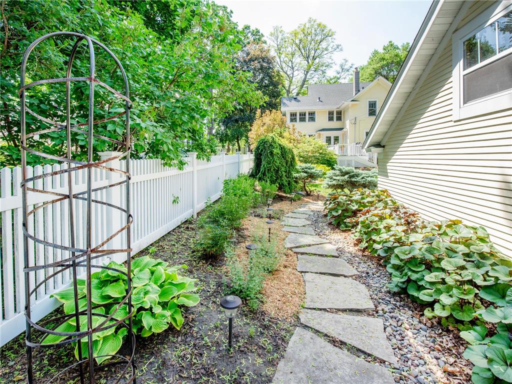 1907 Goodrich Avenue Saint Paul MN 55105 7078156 image42