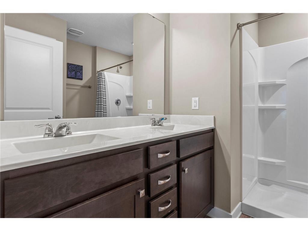 1907 Meridian Curve Carver MN 55315 7097713 image36