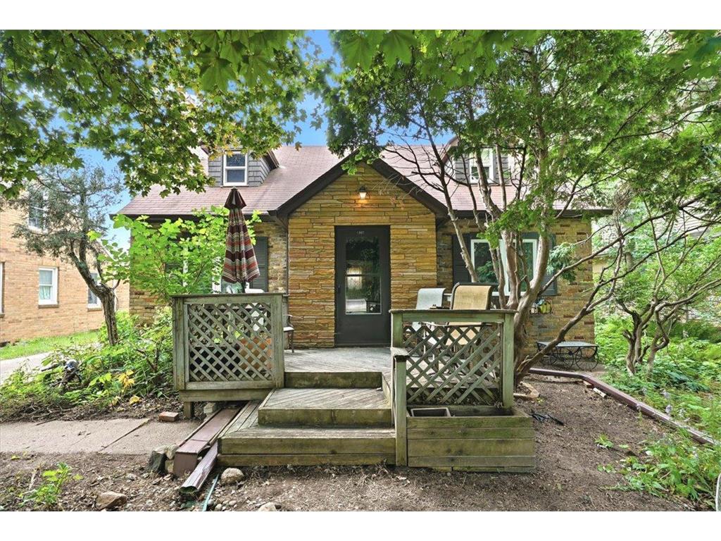 1907 Snelling Avenue N Falcon Heights MN 55113 7110191 image1