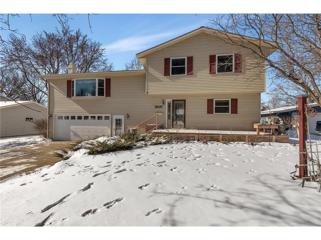 1908 8th Street SW Willmar MN 56201 6670113 image1